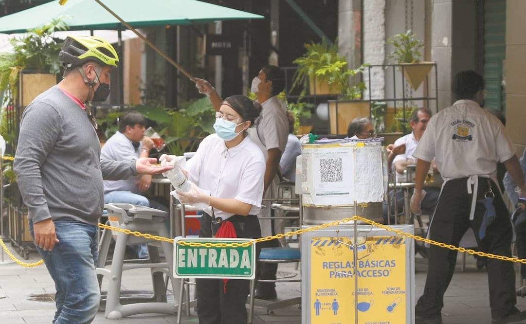 El Gobierno capitalino confía en que los negocios cumplan con el aforo permitido. Foto: Carlos Mejía/ EL UNIVERSAL. 