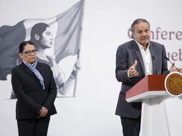 Infonavit dará opción de compra a "invasores" de viviendas abandonadas: Romero; "a dueños originales se les repondrá su hogar"