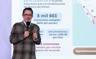 Profeco reconoce a gasolineros por respetar acuerdo del precio del diésel; registra cumplimiento del 84% del sector