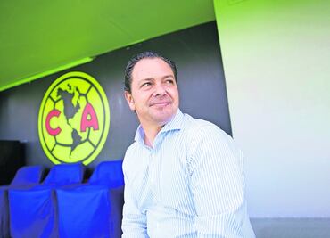 Del “Fuera Baños”, al Tricampeonato del América; Santiago acepta ser parte importante del club