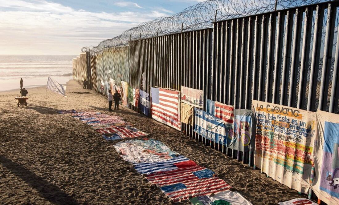 When the migrants noticed the presence of authorities, they attempted to flee the scene - Photo: Guillermo Arias/AFP