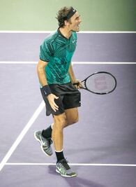 Federer  libra a Kyrgios y pasa a la final