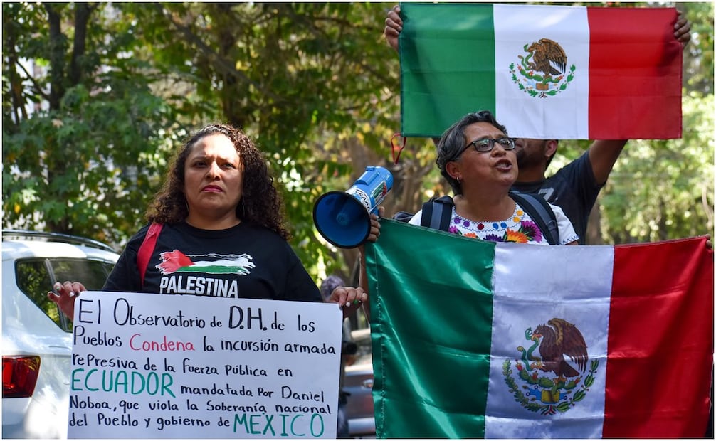 Marcha en la Embajada de Ecuador. El motivo es acerca de los asuntos recientes sobre la relación diplomática entre México y Ecuador. Foto: Eduardo Castañeda/EL UNIVERSAL