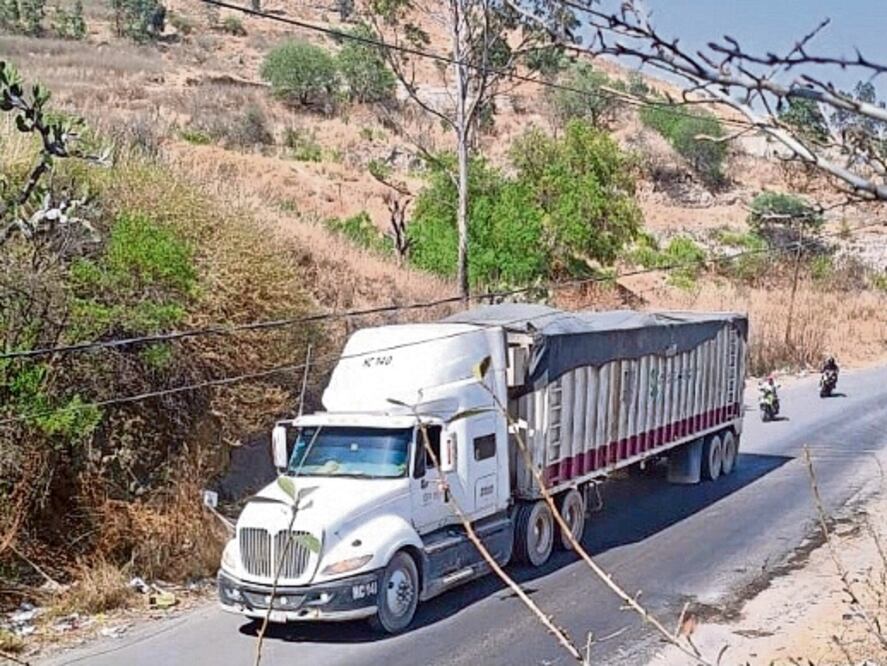 El 24 de marzo, en 11 minutos ingresaron al relleno sanitario tres camiones de la capital y salieron dos más, dijeron vecinos. Foto: Especial