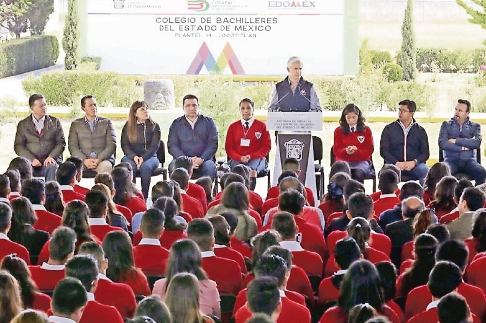 El gobernador del Estado de México, Alfredo del Mazo Maza, anunció que se impulsa un programa para que alumnos de Cobaems estudien y trabajen (TOMADA DE TWITTER)