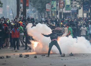 Alertan a mexicanos en Kenia por protestas que han dejado 50 muertos