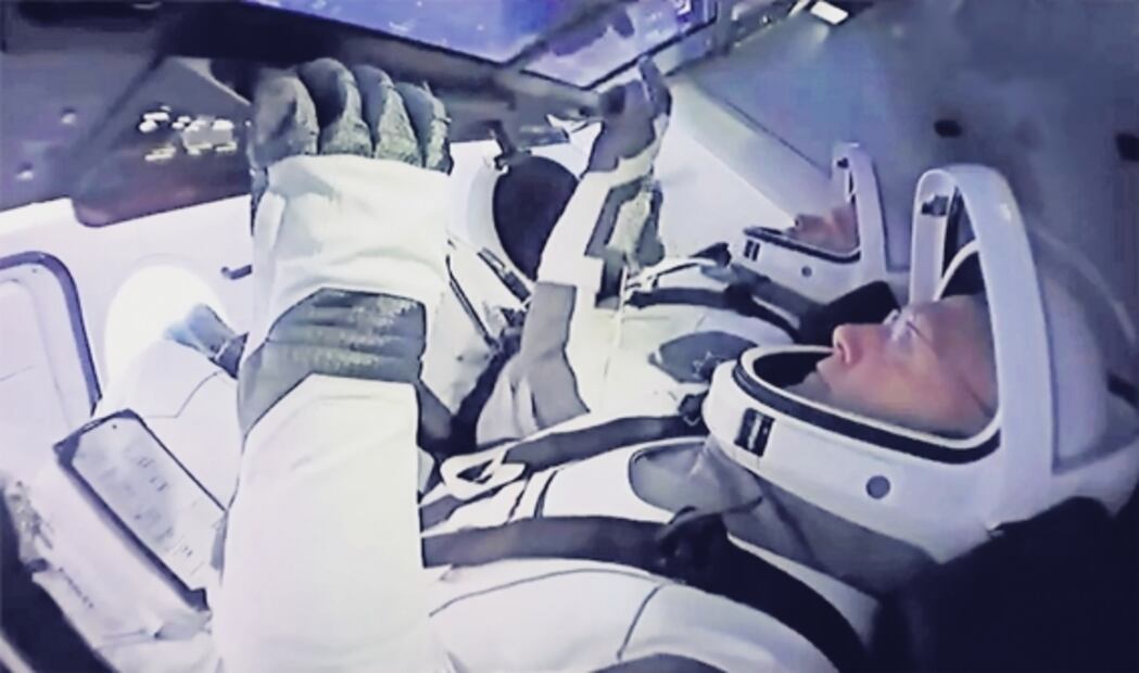 SpaceX lanza simulador en línea de su cápsula espacial Crew Dragon