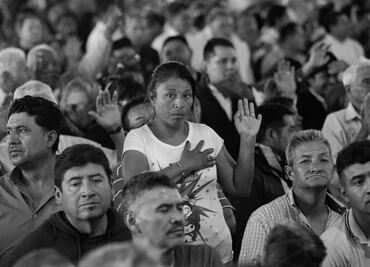 Nueva era de la Corte inicia con un ritual de copal y porras; "es un honor estar con Hugo hoy"