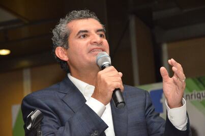 Ochoa Reza le pide "menos Facebook" a 'El Bronco'