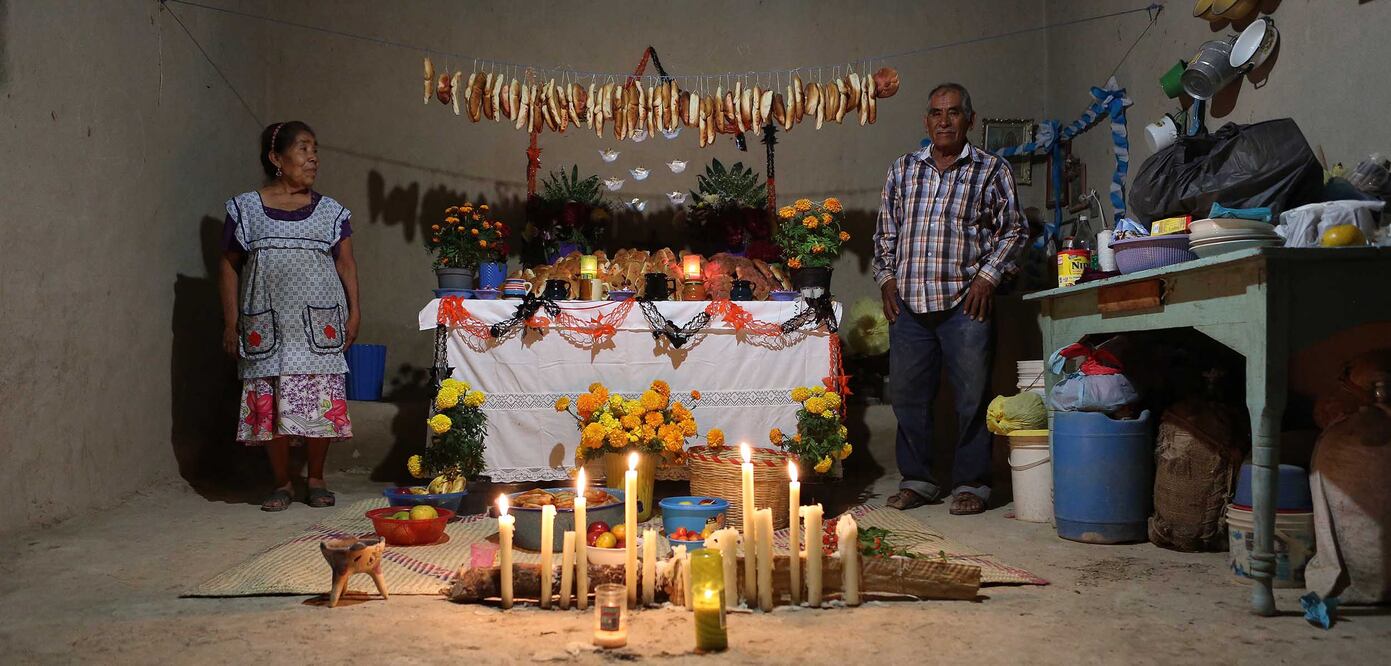 El camino iluminado al altar