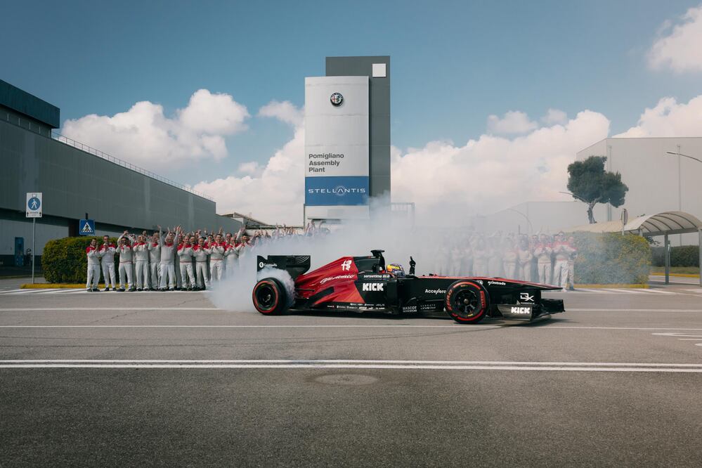 El video recuerda los orígenes en pista de Alfa Romeo.