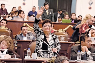 Morena se reparte comisiones en el Congreso