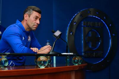 Caixinha reitera que no piensa en la Selección