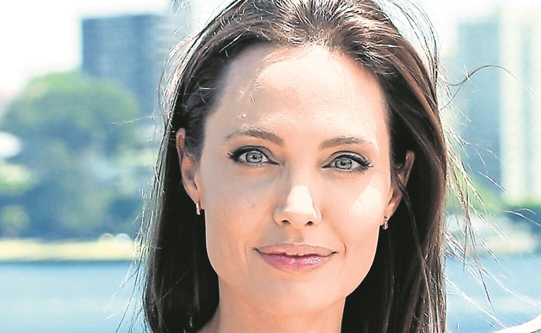 El nombre de Jolie suena fuerte para un “gran filme comercial”. (AP)