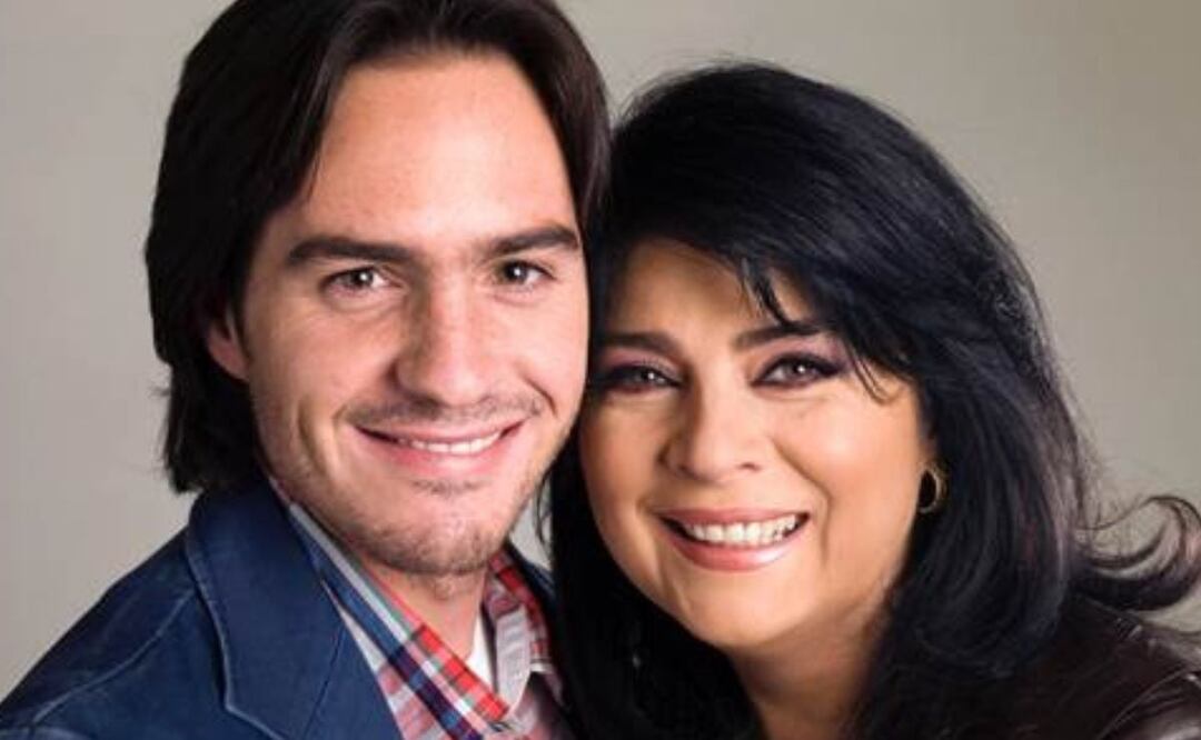 Mauricio Ochmann y Victoria Ruffo. Foto: Twitter @ada_lso