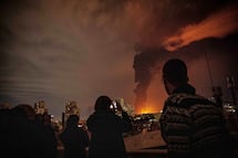 Bolsas de valores de Asia abren con pérdidas por la guerra de Irán; barril de petróleo se eleva a más de 120 dólares 