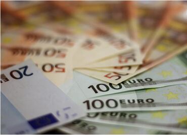 Superpeso avanza respecto al dólar... y también al euro