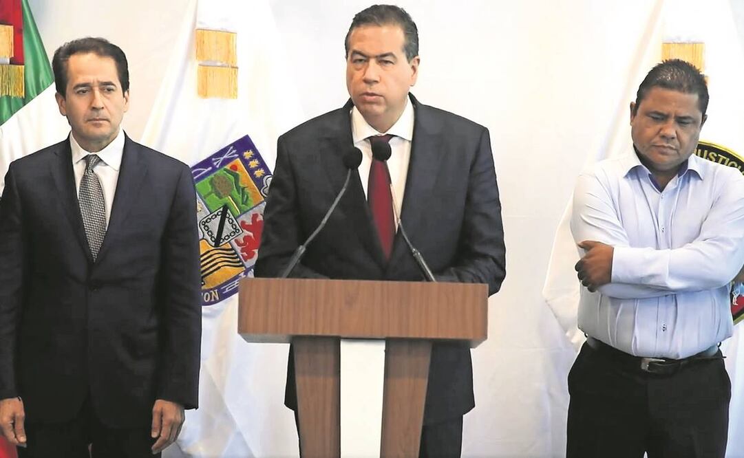 En la reunión de seguridad por el caso Debanhi Escobar, estuvo presente el fiscal estatal Gustavo Adolfo Guerrero; el subsecretario de Seguridad y Protección Ciudadana federal, Ricardo Mejía Berdeja, y el padre de la joven. Foto: Especial