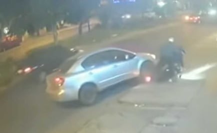 VIDEO. Taxista atropella a dos delincuentes que habían robado el celular de una mujer en Perú