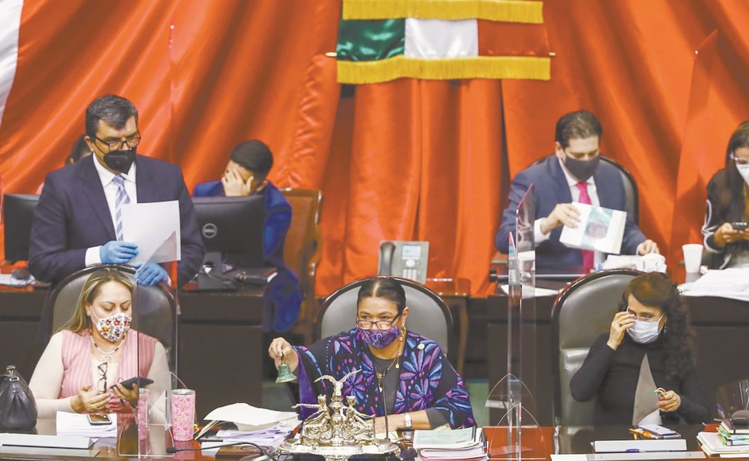 La propuesta de Dulce María Sauri Riancho (centro) para que haya mujeres en puestos de poder dentro de la Cámara de Diputados tiene el respaldo de legisladoras de todas las bancadas. Foto: ARCHIVO EL UNIVERSAL