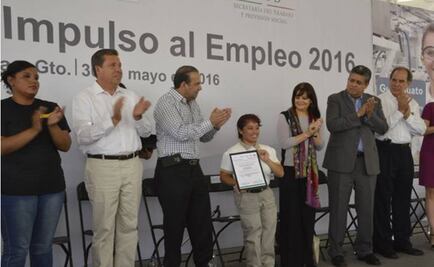 Entrega STPS apoyos a trabajadores de Guanajuato