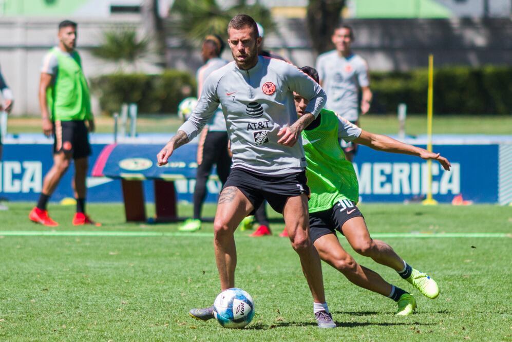 Jéremy Ménez durante el entrenamiento del América. FOTO/IMAGO7