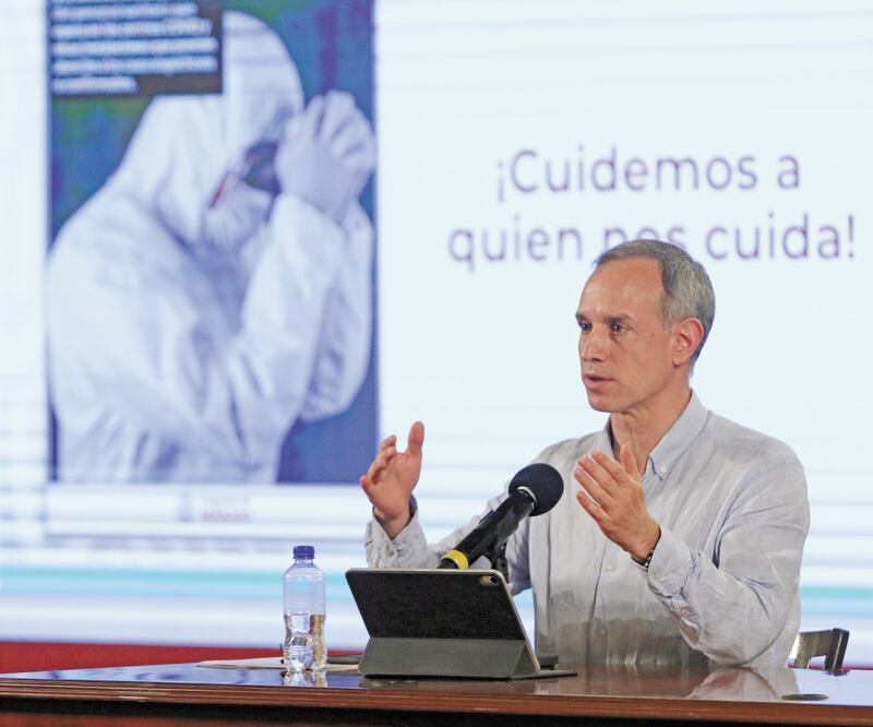 Hugo López-Gatell, subsecretario de Salud, llamó a ser creativos para festejar el Día de las Madres de manera remota y evitar más contagios. Foto: CARLOS MEJÍA. EL UNIVERSAL