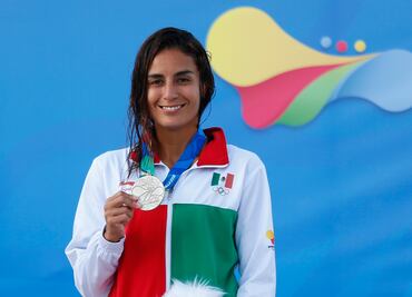 Paola Espinosa critica reclamos de atletas por reducción de becas