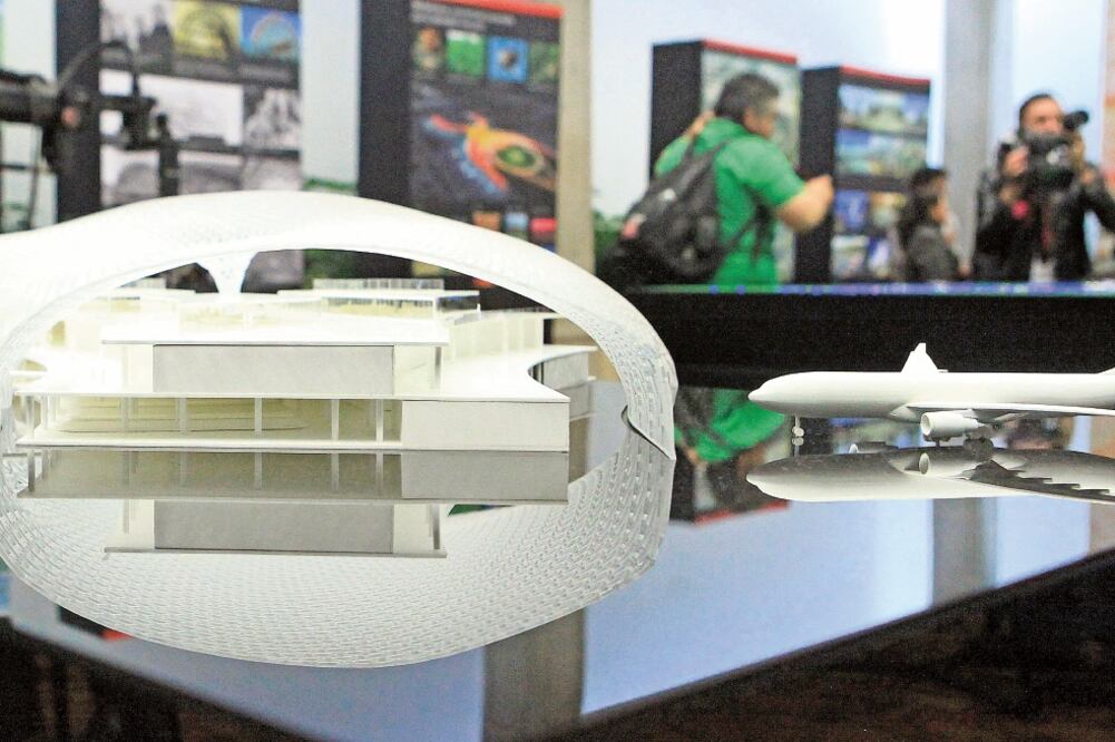 Los expertos aseguraron que el recorte no pone en riesgo el nuevo aeropuerto, el tren urbano de Guadalajara y el de México-Toluca (ARCHIVO EL UNIVERSAL)