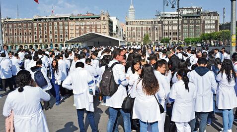 Médicos residentes de 82 hospitales mexicanos inician paro de labores