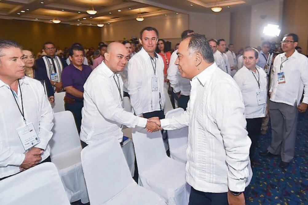 Ayer el gobernador acudió a la inauguración de la Trigésima Primera Convención Regional Istmo Peninsular de Contadores Públicos