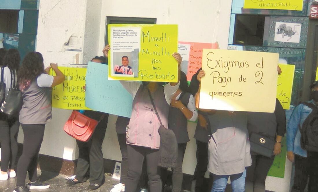 Tras la llegada de las manifestantes al palacio municipal, el subdirector de Participación Ciudadana Carlos Méndez, las atendió y les pidió que formaran una comisión para dialogar. Foto: ESPECIAL