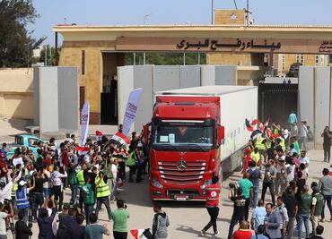 Ayuda entregada a Gaza es insuficiente y debe llegar combustible, dice Médicos Sin Fronteras