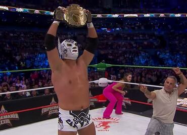 Hijo de Dr. Wagner Jr. se proclama nuevo campeón Latinoamericano de Triple A; "esto es para México, mi familia y mi legado"