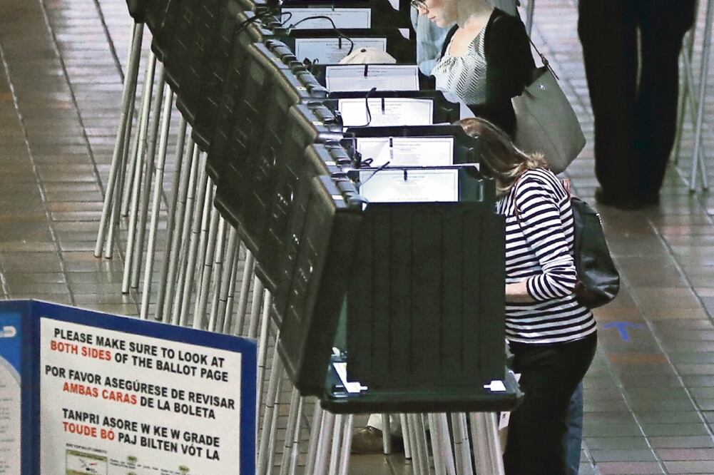 Ayer se abrieron los centros de votación en Florida para las personas que quieran sufragar de manera anticipada (LYNNE SLADKY. AP)