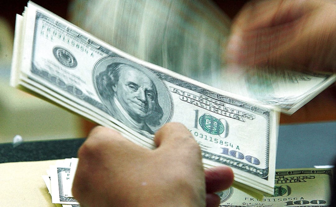 Out of the 5.11 billion dollars invested abroad, 2.3 billion were transferred between July and September, which accounted for 45.2% of the total - Photo: Beawiharta/Reuters