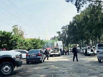 Policías operan corralón pirata