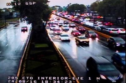 Llueve en 10 delegaciones; reportan encharcamiento en Circuito Interior