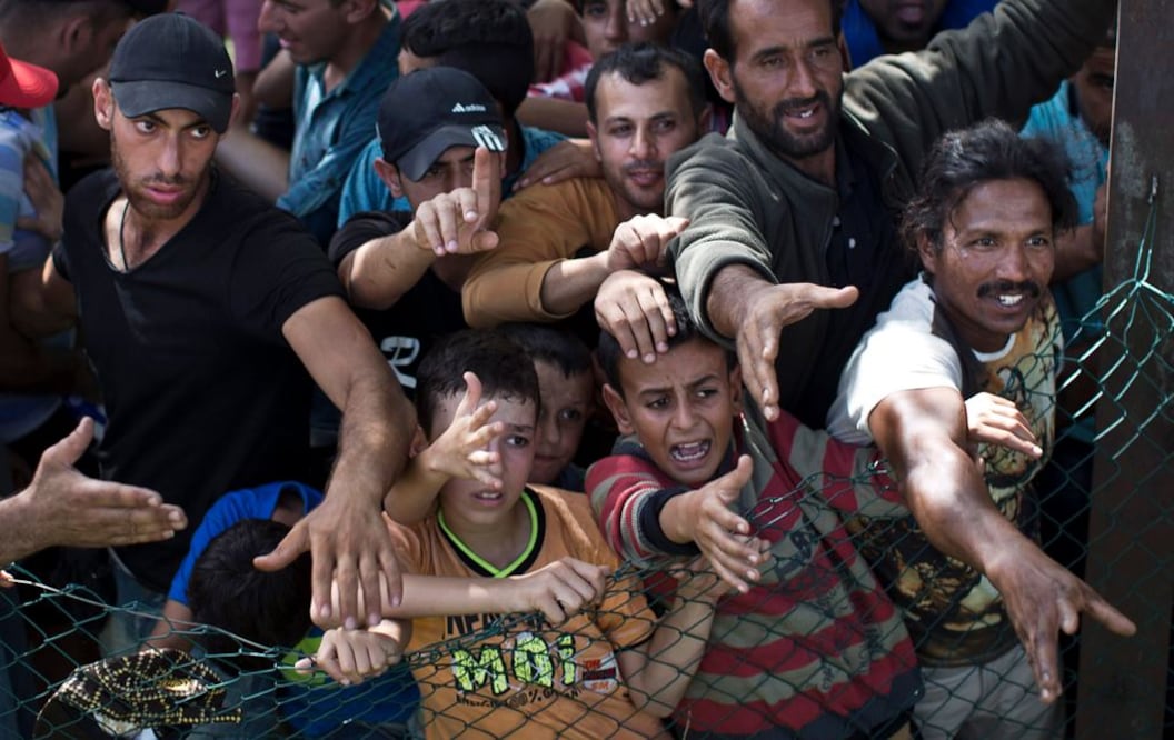 Miles de refugiados empezaron  a entrar en Croacia por la nueva ruta balcánica por la que desean llegar hasta Europa occidental. Foto: AP