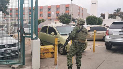 Grupo armado intenta rematar a paciente en hospital del IMSS en Culiacán
