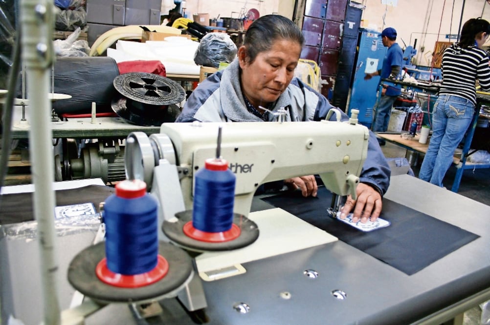 Según JP Morgan, el consumo interno aún muestra fortalezas, pero también es factible que se debilite durante el año próximo (ARCHIVO EL UNIVERSAL)