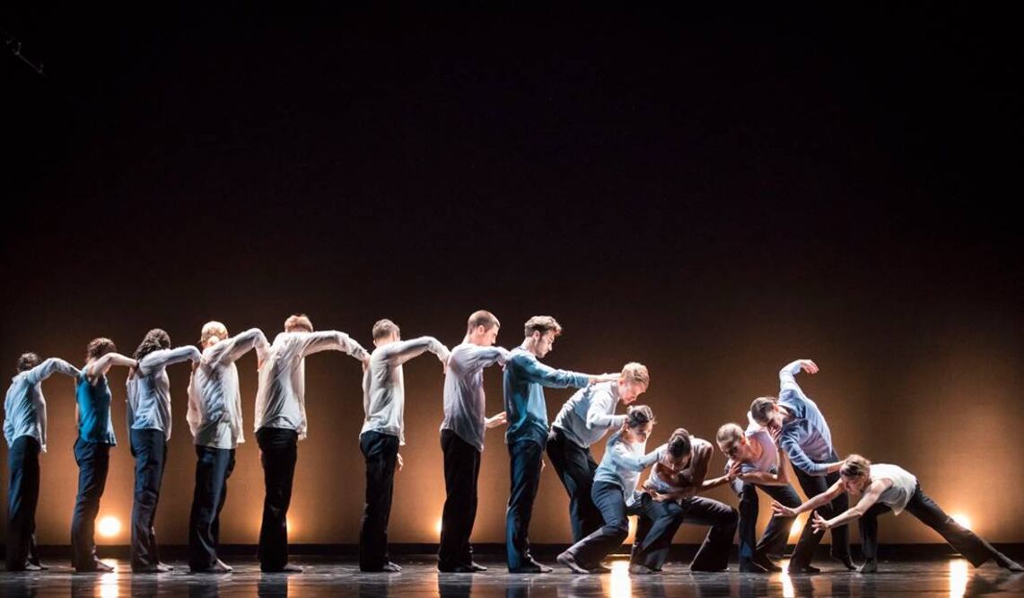 Hubbard Street Dance Chicago in Crystal Pite’s Grace. Foto: Todd Rosenberg