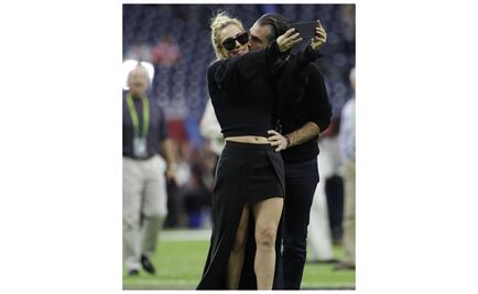 ¿Lady Gaga estrena romance?