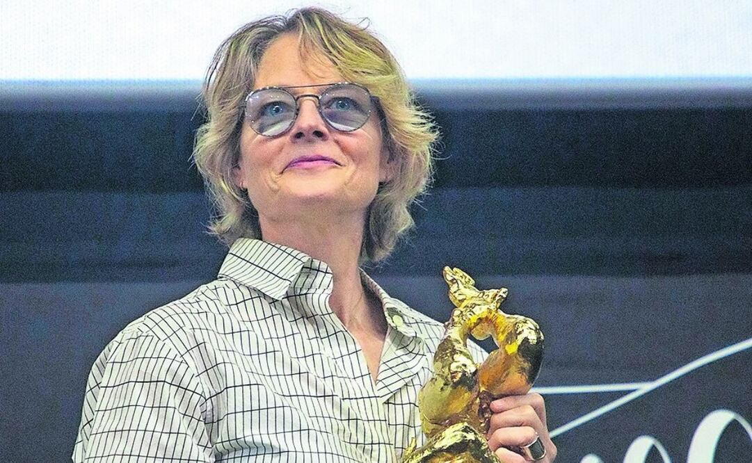 La actriz lamentó no estar vestida adecuadamente para la ocasión. Foto: Enrique Castro | AFP y Berenice Bautista | AP