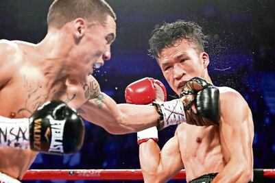 Valdez noquea y conserva corona