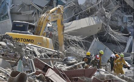 FOTOS: Fuerte terremoto en Myanmar y Tailandia deja edificios caídos y personas atrapadas