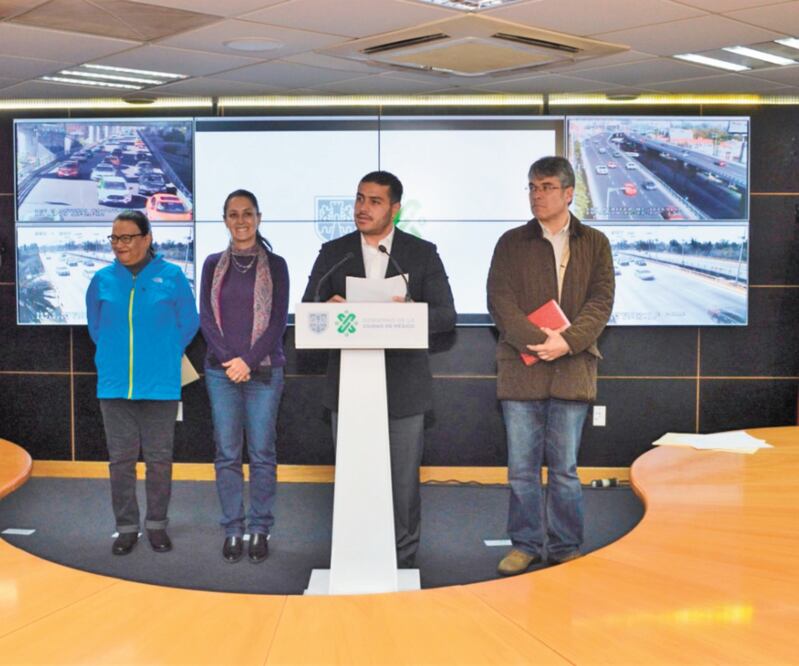 Omar García Harfuch detalló que también se reforzarán la revisiones en los puntos del alcoholímetro y pidió a los ciudadanos manejar con precaución. Foto/ESPECIAL