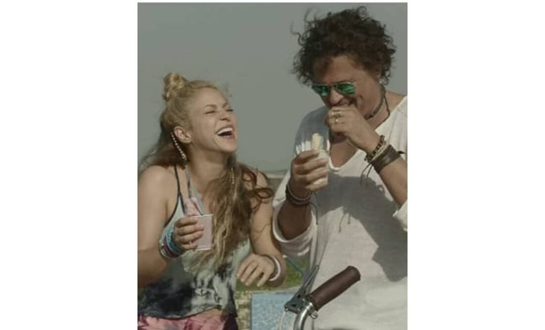 Carlos Vives y Shakira interpretaron juntos "La bicicleta".