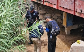 Hallan sin vida a una de las dos personas arrastradas por la corriente tras tormenta en frontera de Nogales; continúa búsqueda de segunda víctima