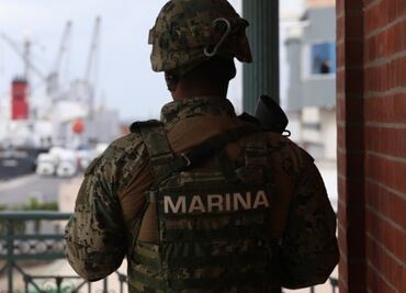 Marina pone a disposición del MP a 4 elementos por amagar con armas en un bar en Bacalar